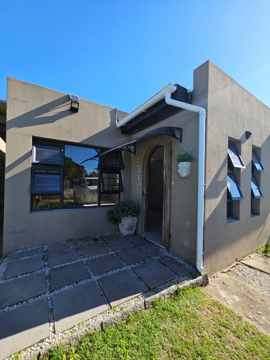 To Let 1 Bedroom Property for Rent in Greenshields Park Eastern Cape